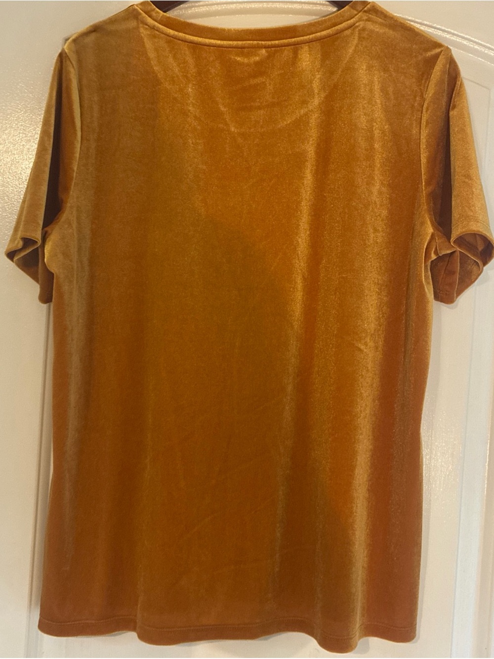 Old Navy Velvet Short-Sleeve Crewneck T-Shirt in yellow size lg